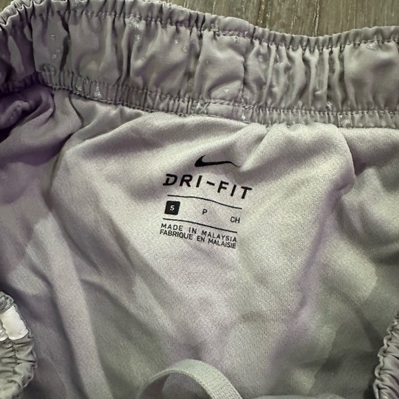 Nike Shorts - Picture 6 of 8